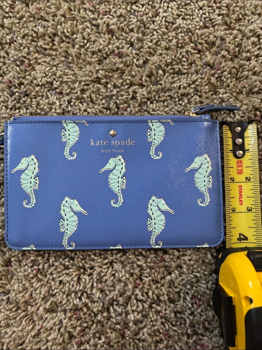 Kate Spade New York Cedar Street Seahorses Slim Bee Wristlet - NWOT
